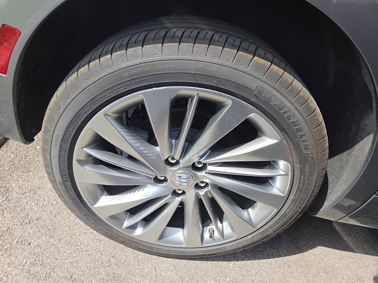 Used 2024 Buick Envision Avenir AWD/4WD image 4