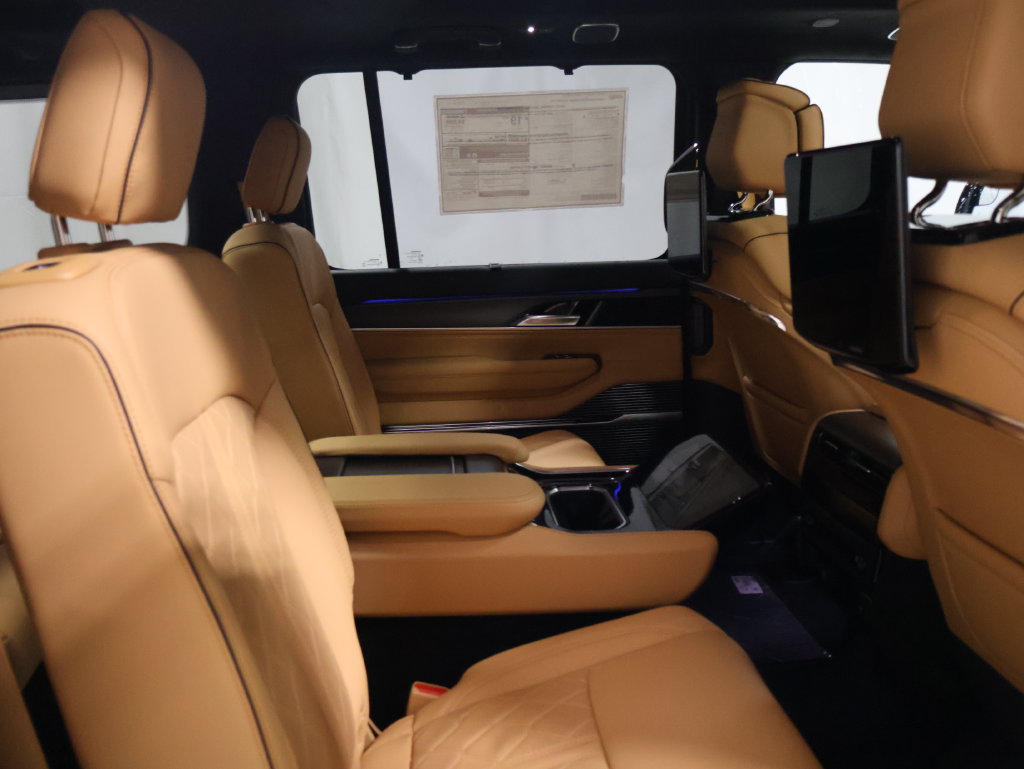 New 2026 Jeep Grand Wagoneer Summit AWD/4WD image 20