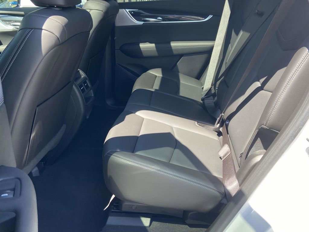 Certified 2023 Cadillac XT5 Premium Luxury FWD image 12
