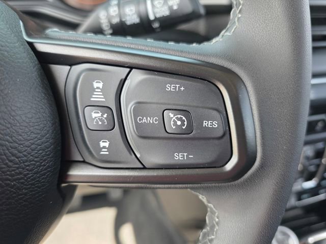Used 2025 Jeep Wrangler Unlimited Rubicon AWD/4WD image 16