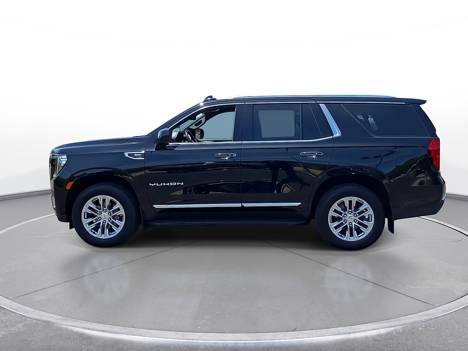 Used 2021 GMC Yukon SLT AWD/4WD image 5