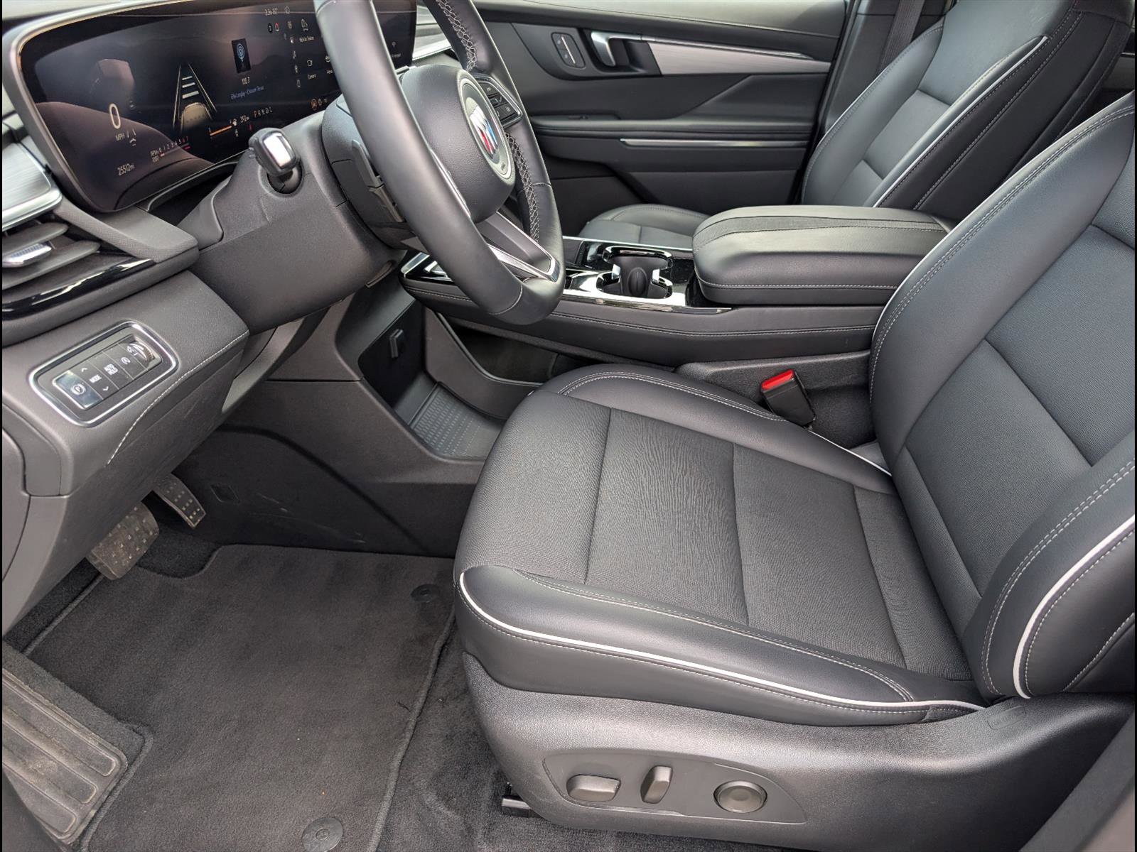 Used 2025 Buick Enclave Preferred FWD image 9