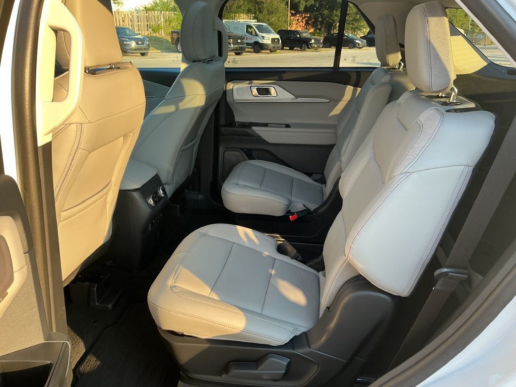 New 2026 Ford Explorer Active w/ Active Comfort Package AWD/4WD image 16