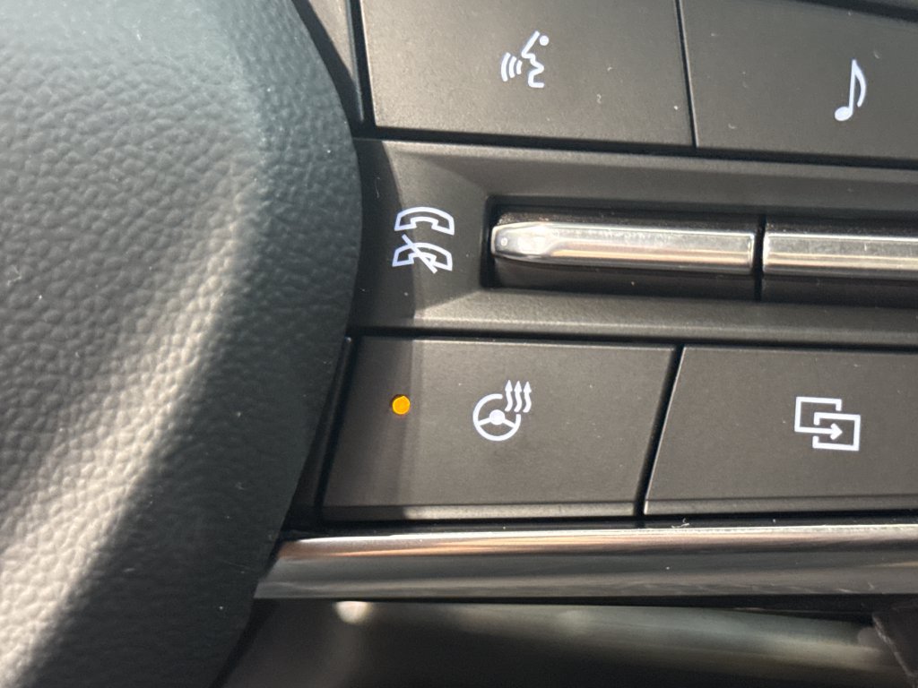 New 2026 Chevrolet Equinox ACTIV w/ Convenience Package III FWD image 3