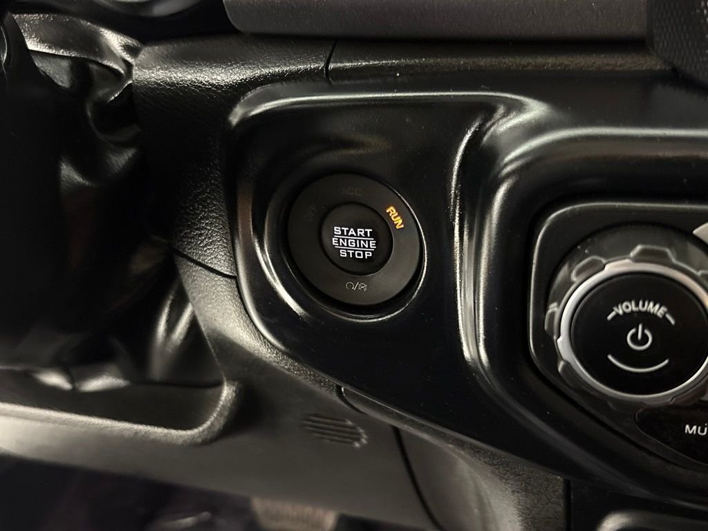 Used 2023 Jeep Gladiator Mojave w/ Cold Weather Group AWD/4WD image 32