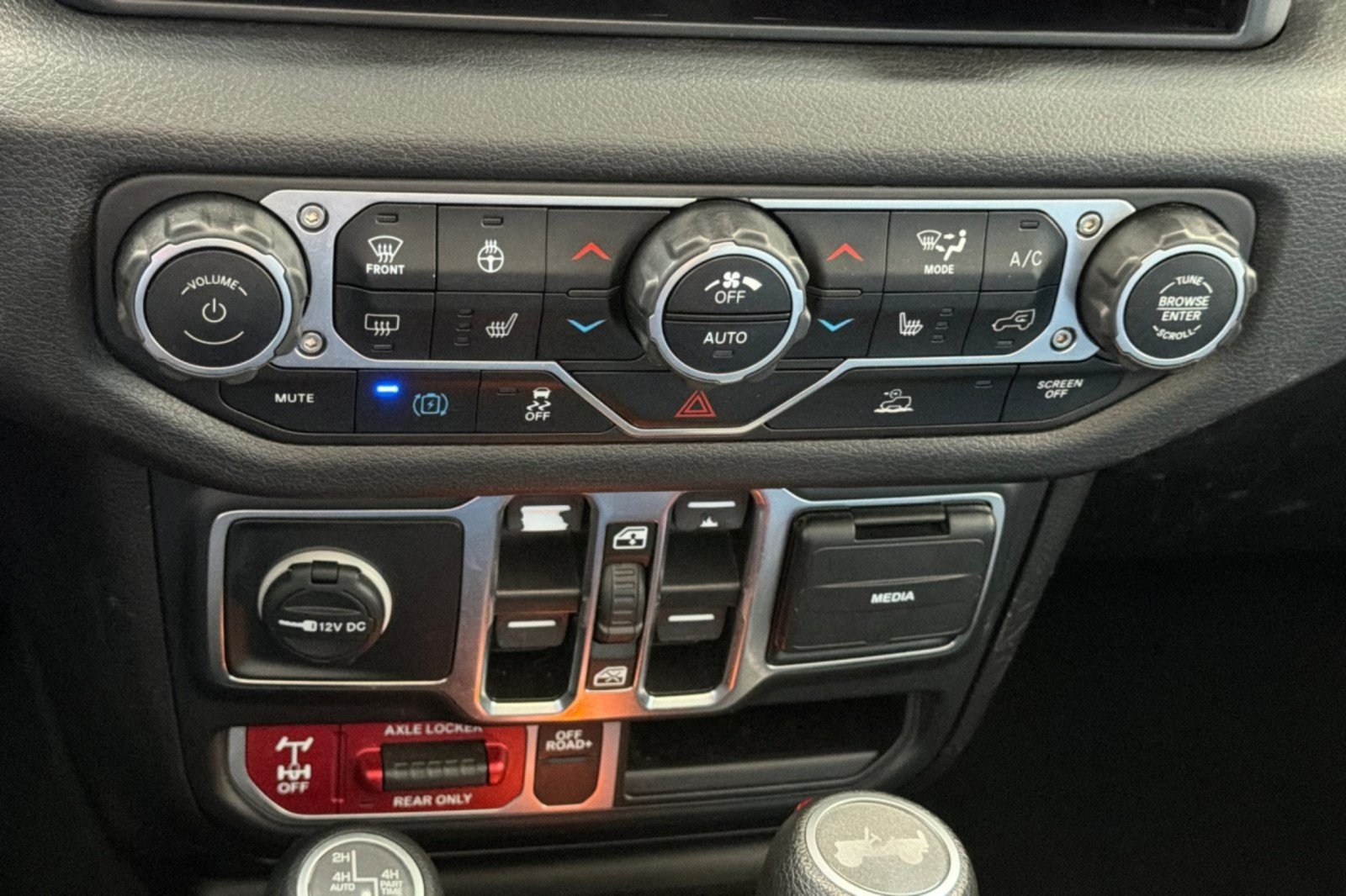 Used 2024 Jeep Wrangler Unlimited AWD/4WD image 19