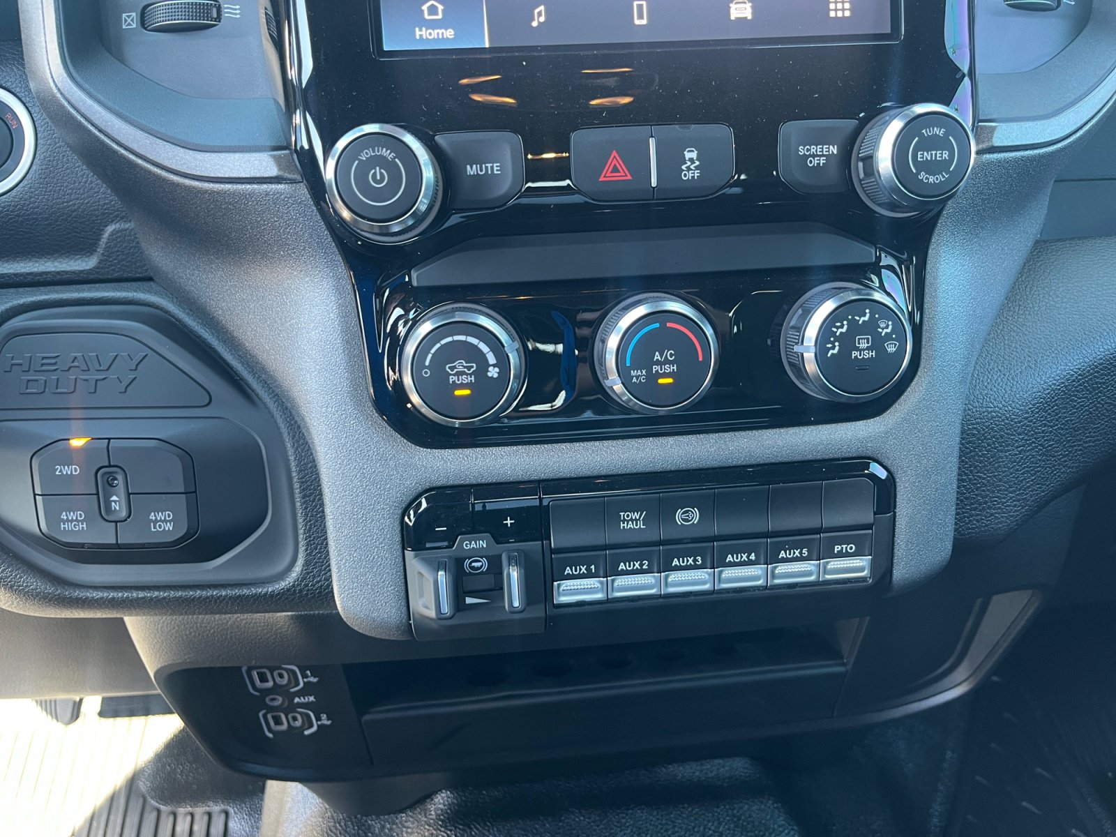 New 2026 RAM 3500 Tradesman w/ Chrome Appearance Group AWD/4WD image 30