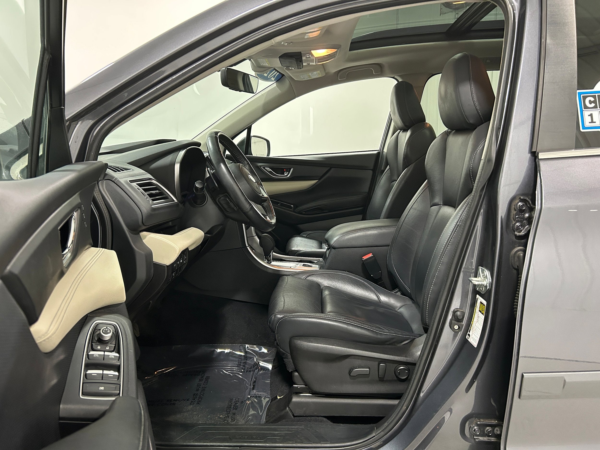Used 2022 Subaru Ascent Limited w/ Technology Package image 4