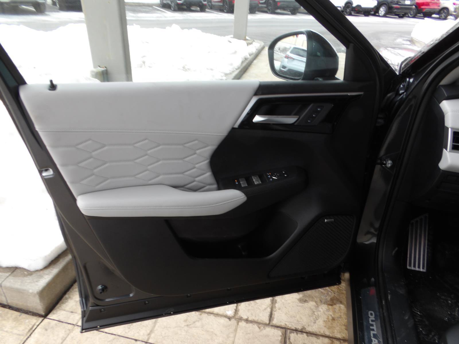 New 2026 Mitsubishi Outlander SEL AWD/4WD image 19