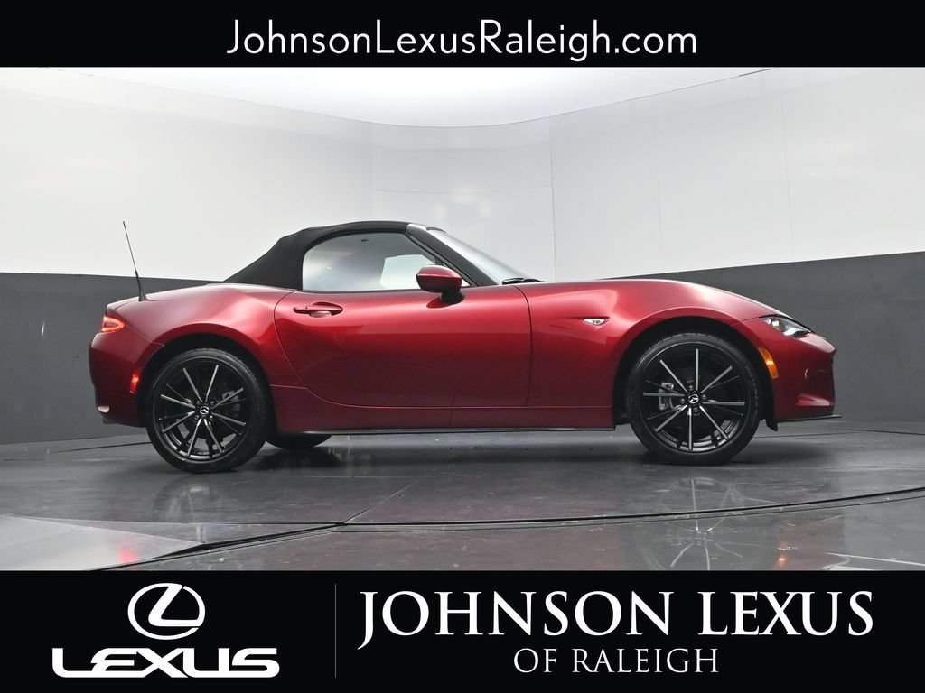 Used 2024 MAZDA MX-5 Miata Grand Touring RWD image 19