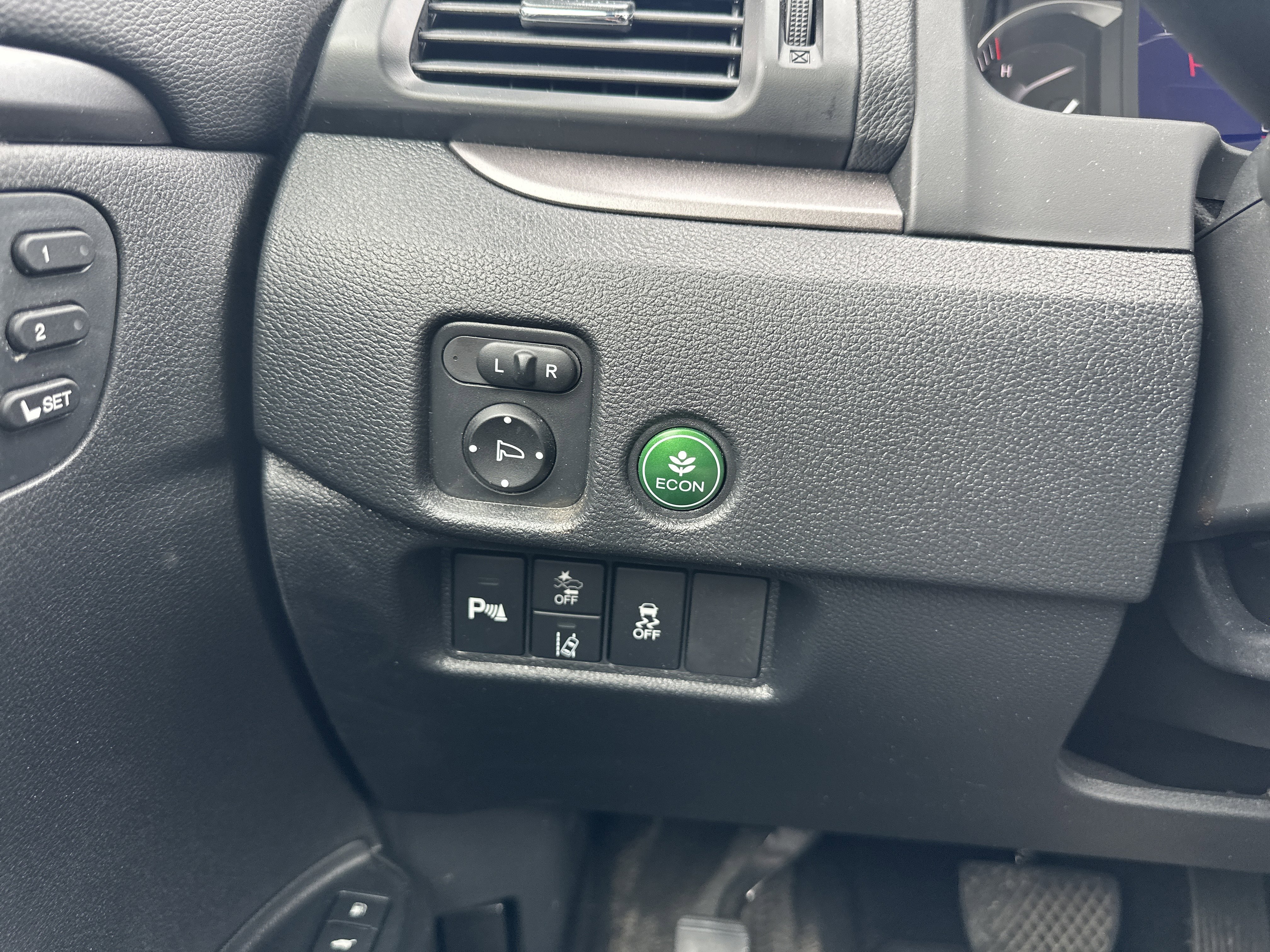 Used 2025 Honda Passport EX-L image 27