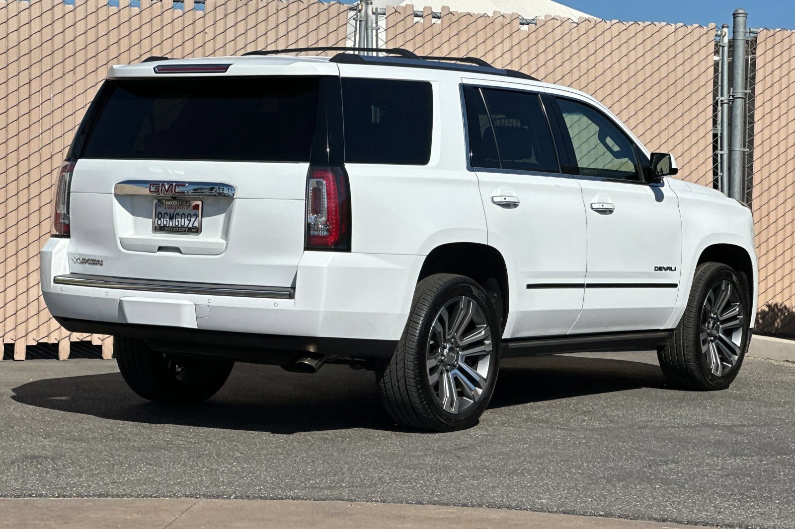 Used 2018 GMC Yukon Denali w/ Denali Ultimate Package AWD/4WD image 4