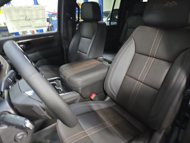New 2026 Chevrolet Suburban High Country w/ LPO, Illumination Package image 17
