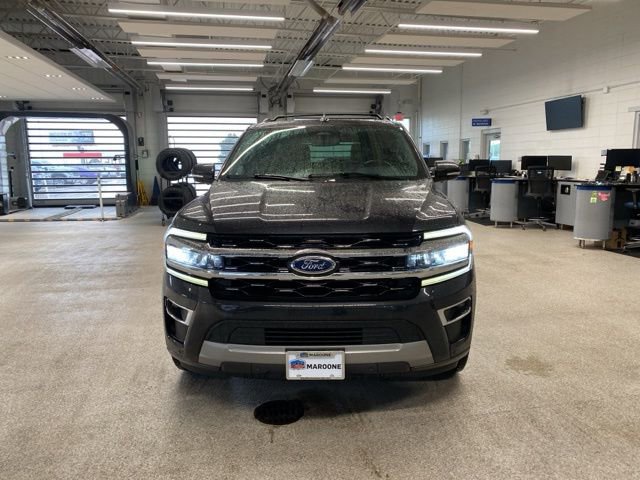 Used 2024 Ford Expedition Max Limited AWD/4WD image 2