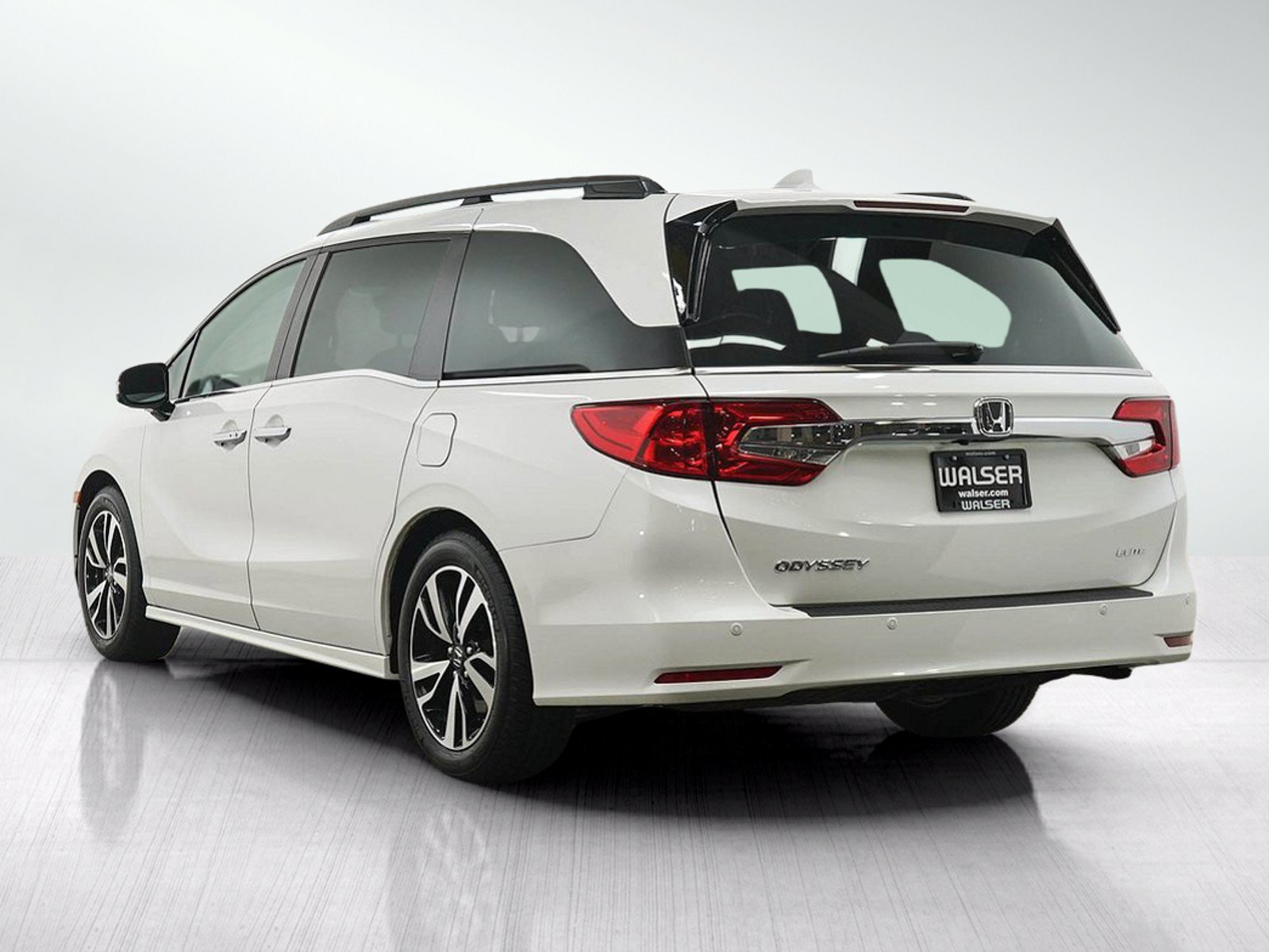 Used 2020 Honda Odyssey Elite image 3
