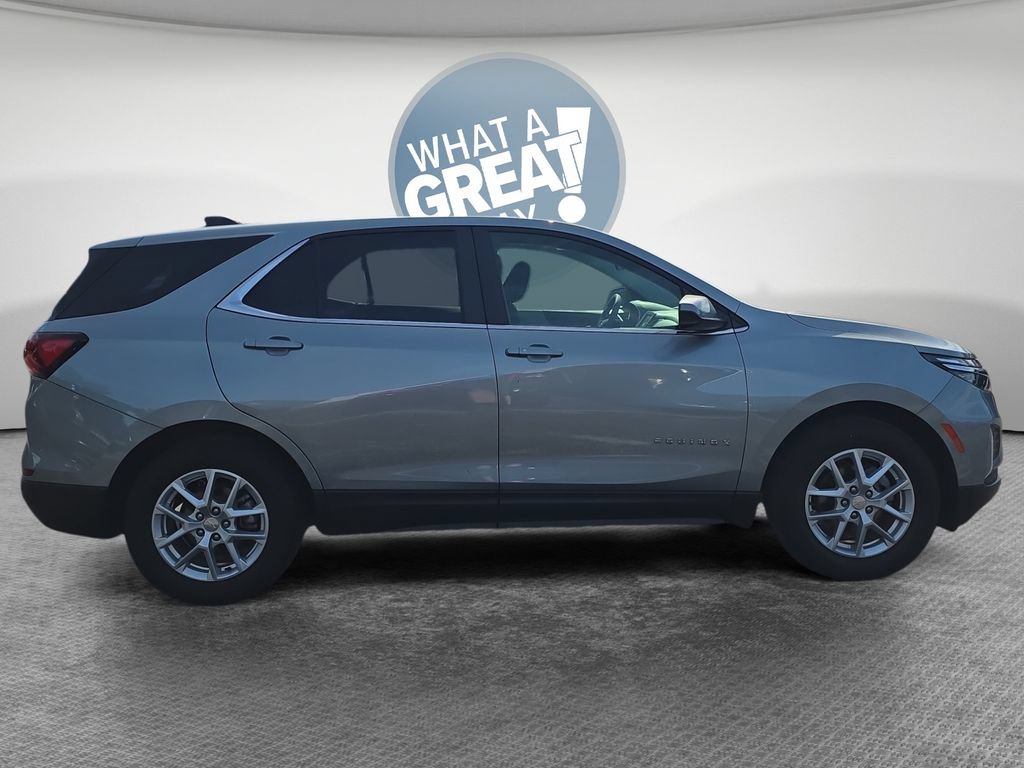 Used 2023 Chevrolet Equinox LT FWD image 2