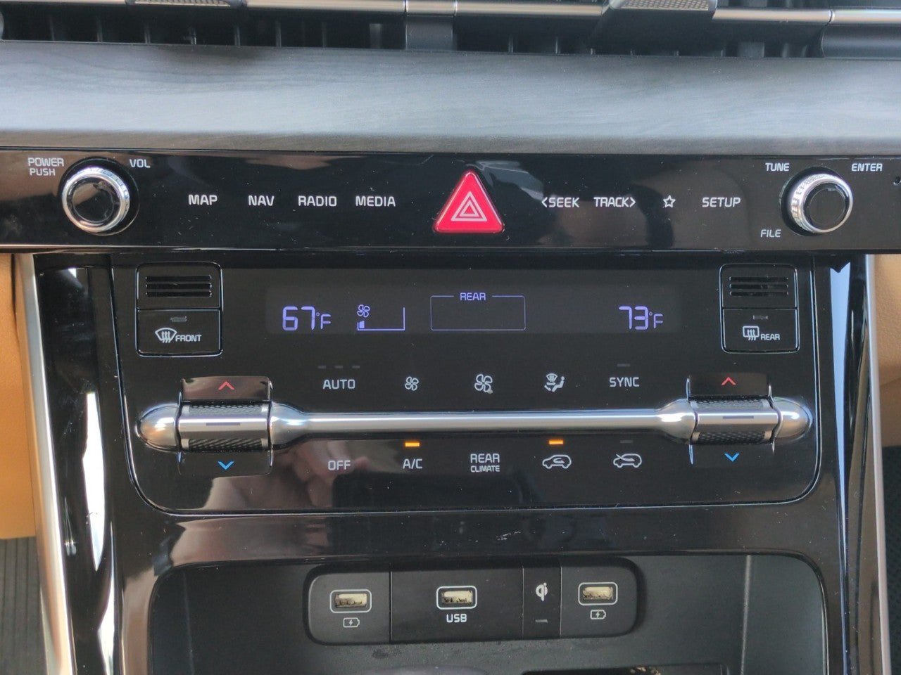 Certified 2024 Kia Carnival EX FWD image 21