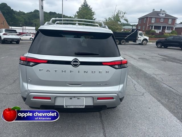 Used 2023 Nissan Pathfinder SL AWD/4WD image 5
