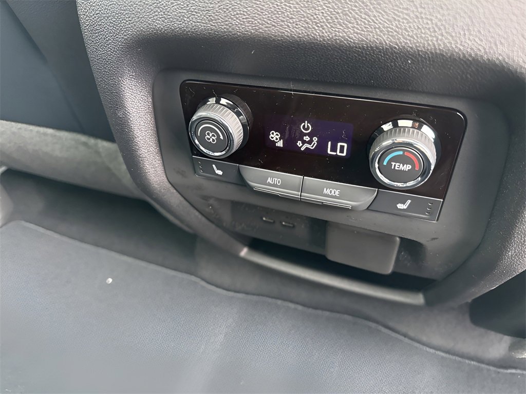 New 2026 Chevrolet Traverse High Country image 16