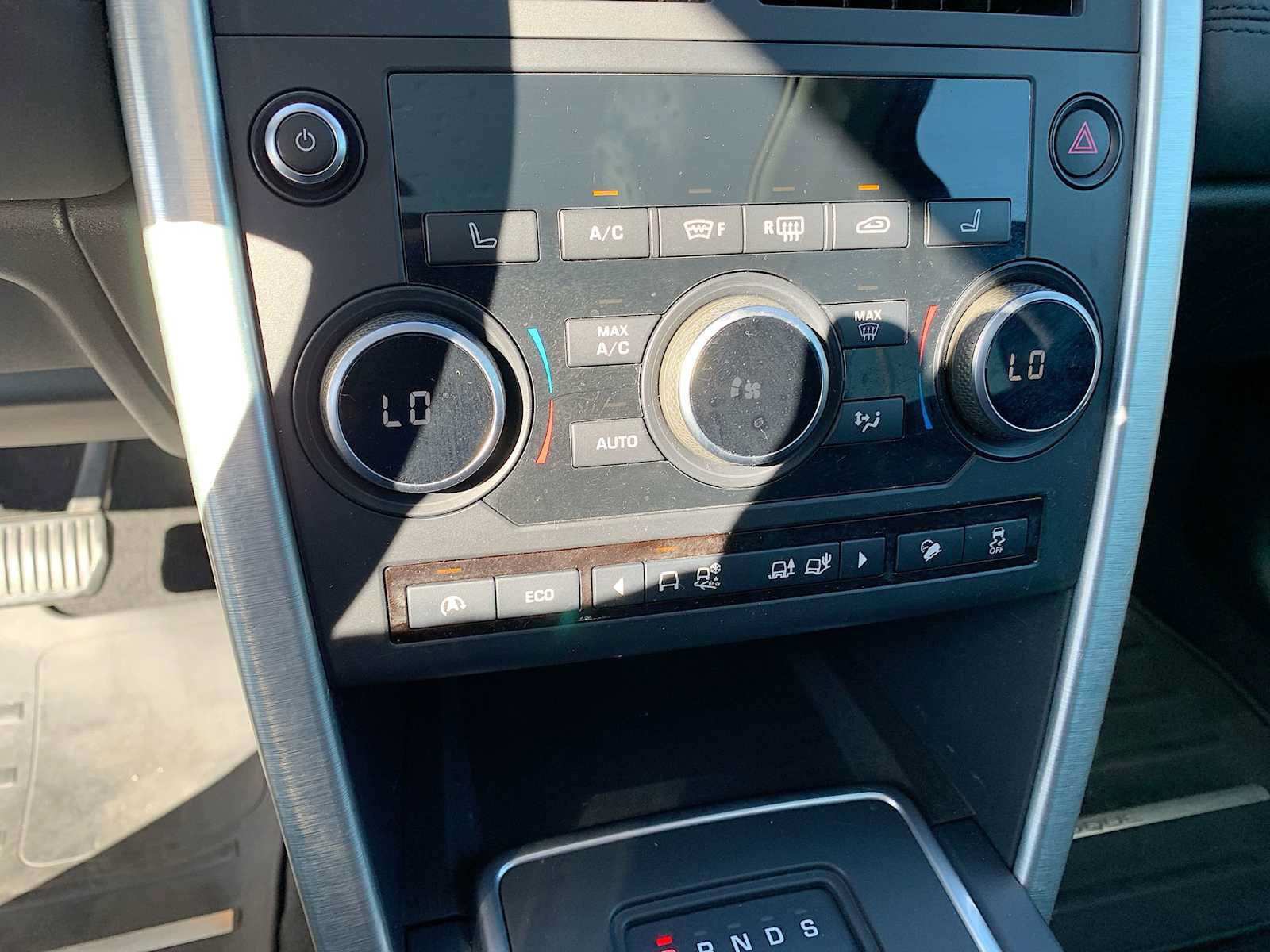 Used 2017 Land Rover Discovery Sport HSE AWD/4WD image 18