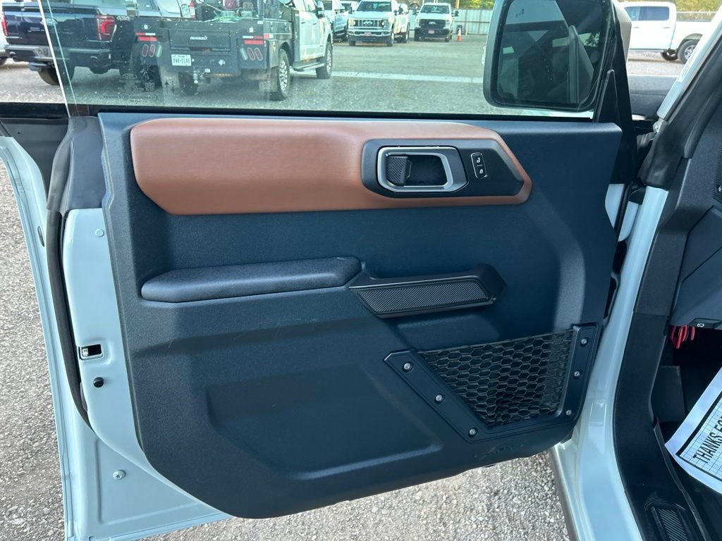 Used 2024 Ford Bronco Outer Banks AWD/4WD image 11