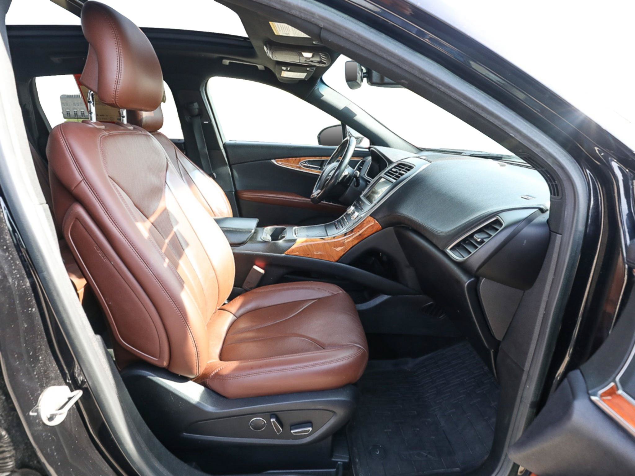Used 2017 Lincoln MKX Reserve w/ Lincoln MKX Climate Package AWD/4WD image 22