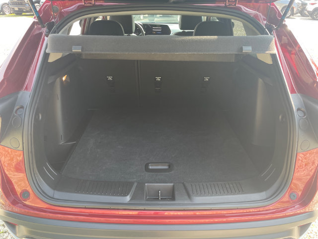 Used 2025 Chevrolet Trax LT w/ LT Convenience Package FWD image 15