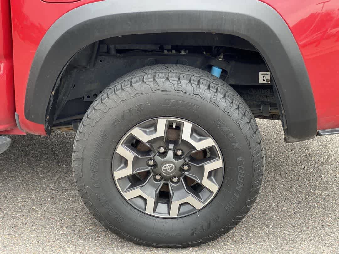 Used 2018 Toyota Tacoma TRD Off-Road AWD/4WD image 13