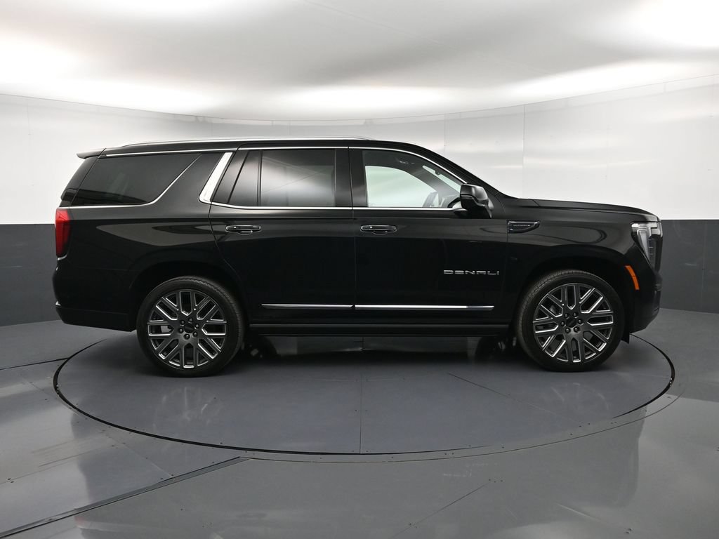 Used 2026 GMC Yukon Denali Ultimate w/ LPO, Floor Liner Package AWD/4WD image 9