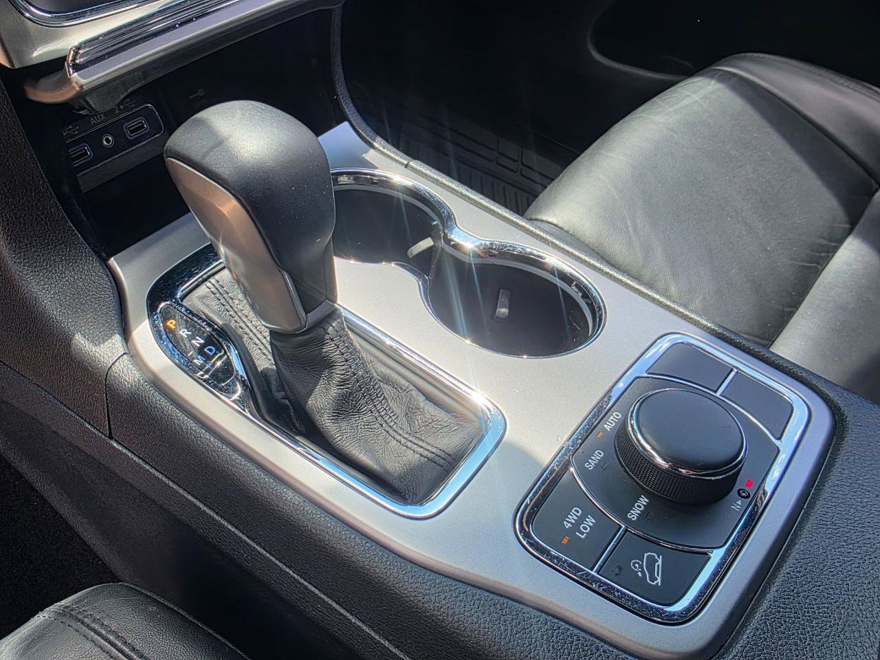 Used 2018 Jeep Grand Cherokee Limited AWD/4WD image 9