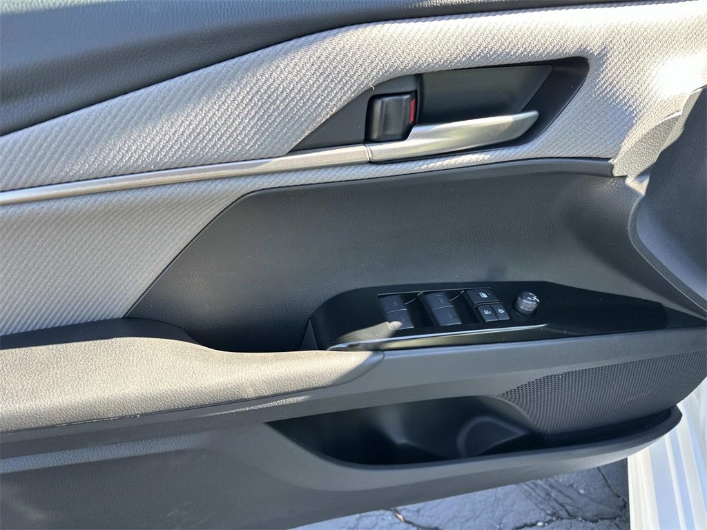 New 2026 Toyota Camry SE image 14