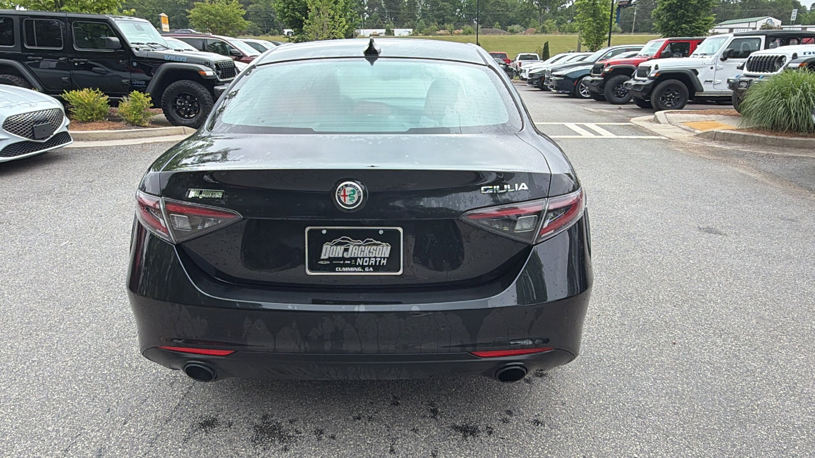 Used 2024 Alfa Romeo Giulia Ti w/ Performance Driving Package AWD/4WD image 9