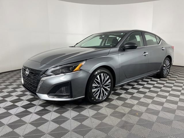 Used 2024 Nissan Altima 2.5 SV image 5