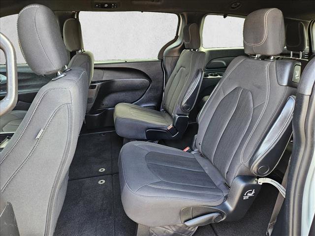 Used 2019 Chrysler Pacifica Touring Plus w/ S Appearance Package image 18