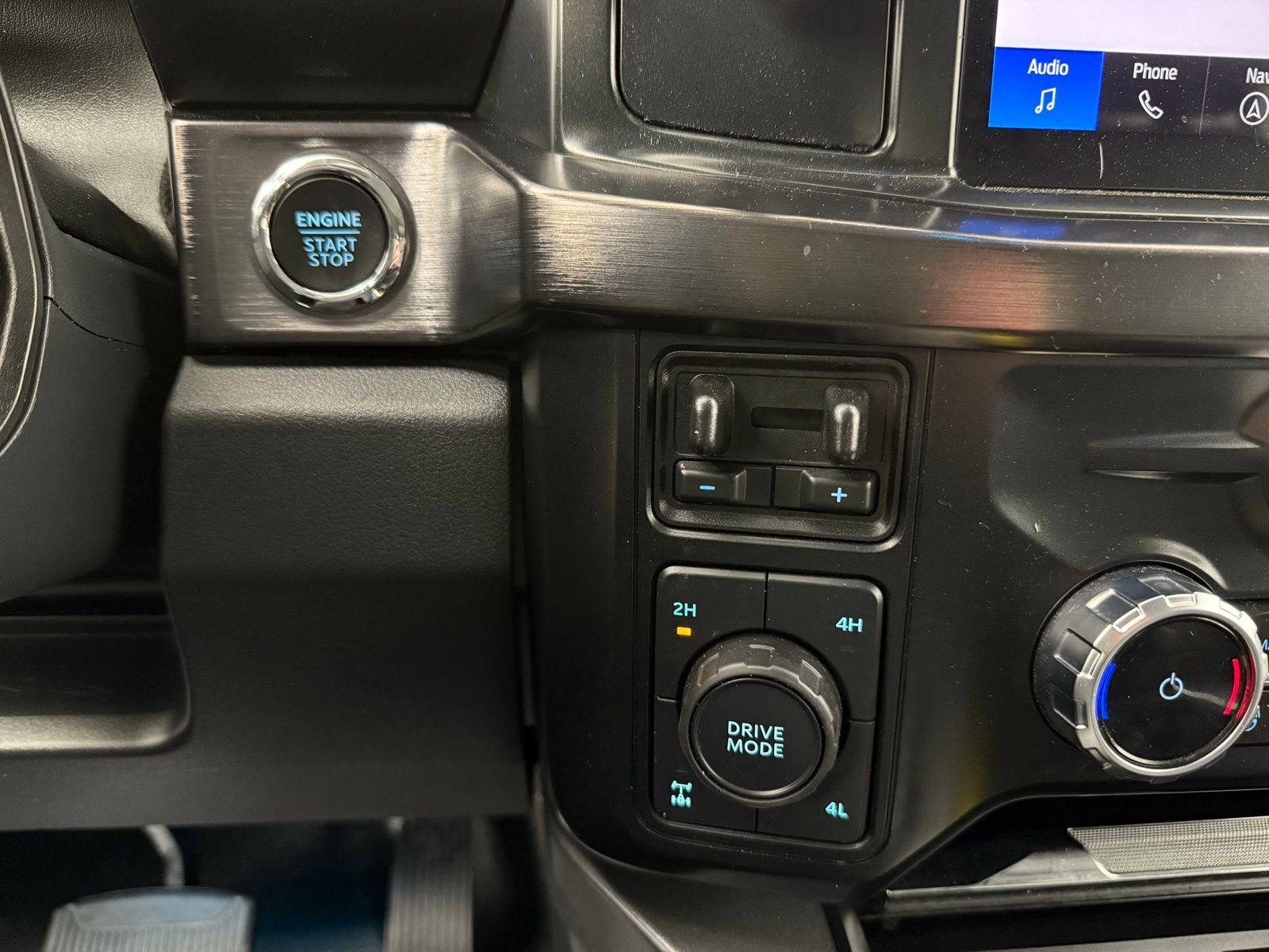 Used 2023 Ford F250 Lariat w/ FX4 Off-Road Package image 26