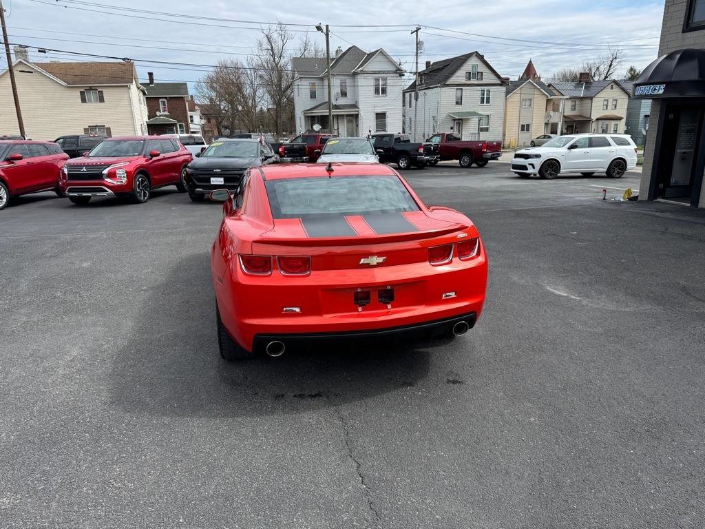 Used 2010 Chevrolet Camaro SS w/ Interior Accent Trim Package image 3