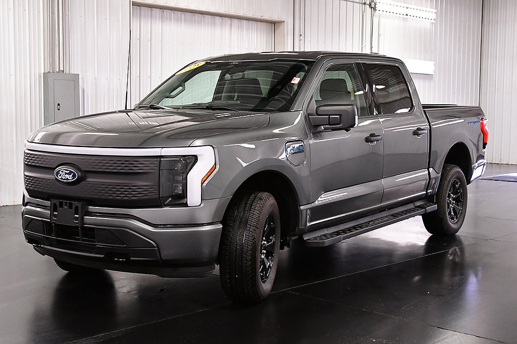 Used 2025 Ford F150 Lightning XLT image 4