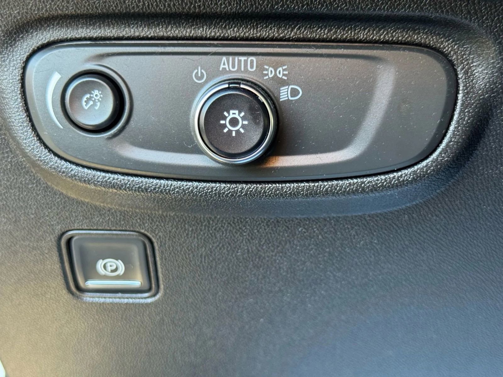 Used 2018 GMC Terrain SLE w/ Driver Convenience Package image 19