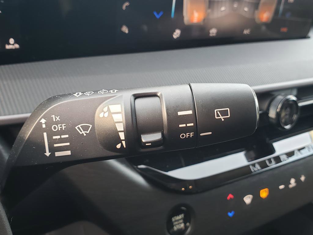 Certified 2025 Nissan Murano SV image 39