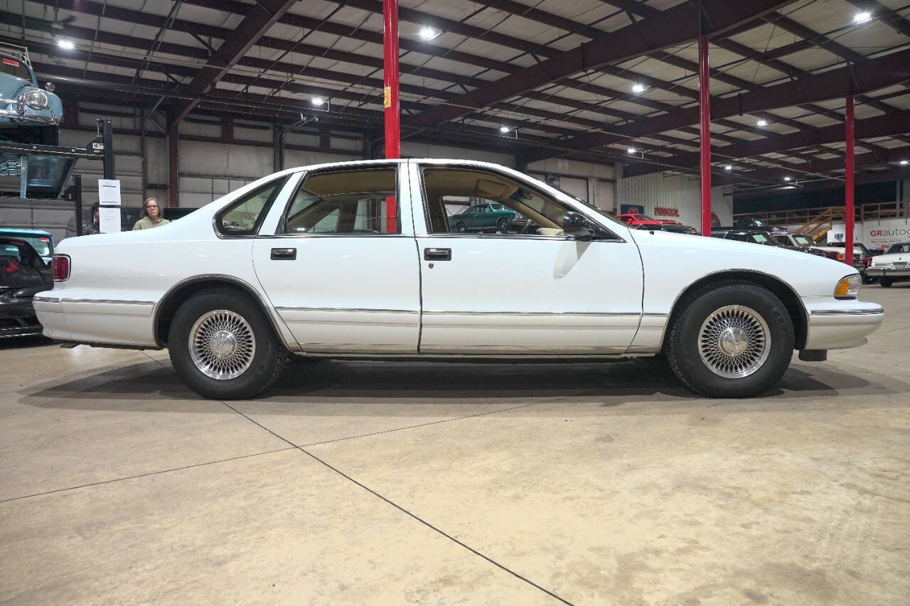 Used 1996 Chevrolet Impala SS RWD image 10