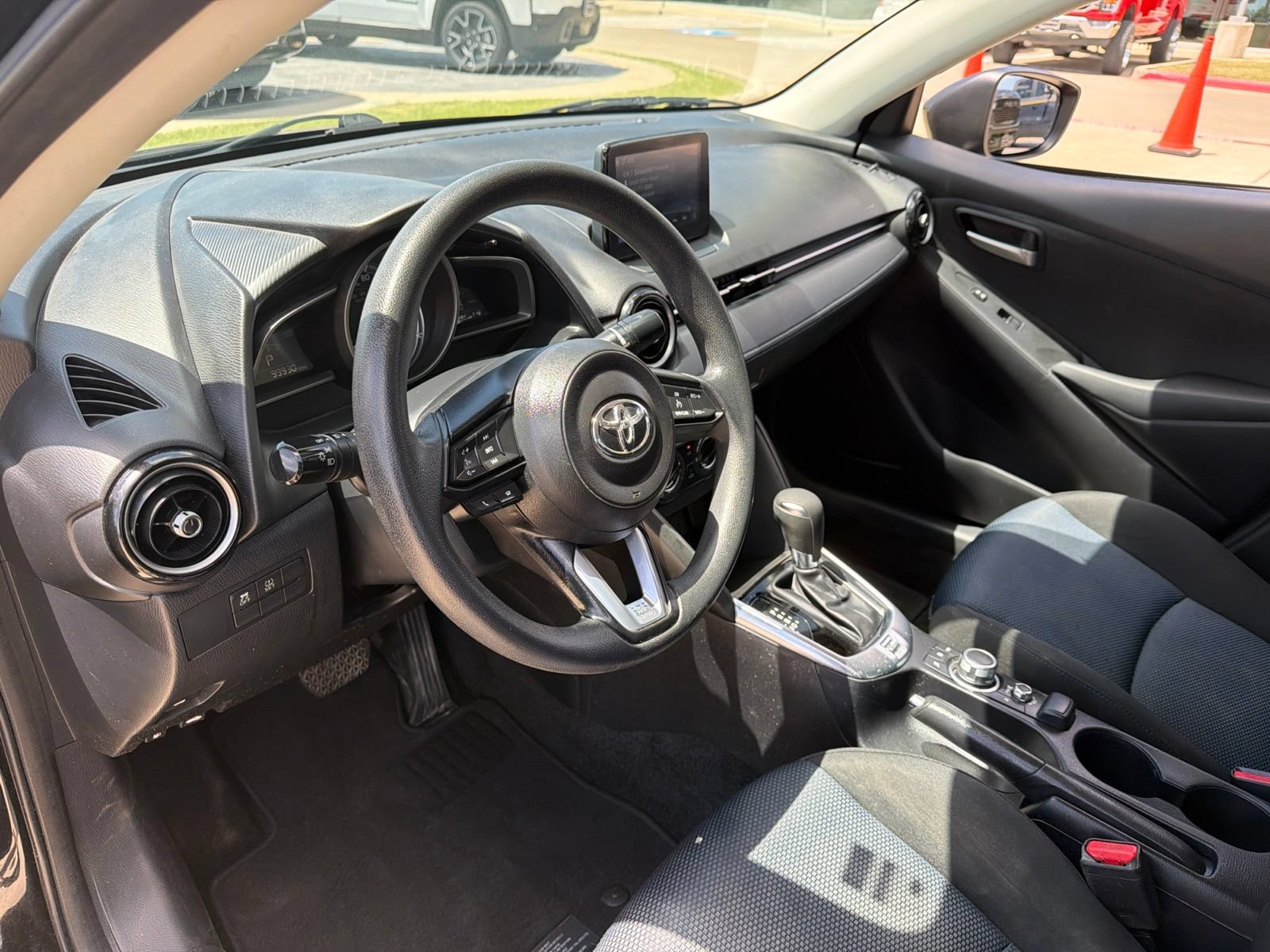 Used 2019 Toyota Yaris LE FWD image 10