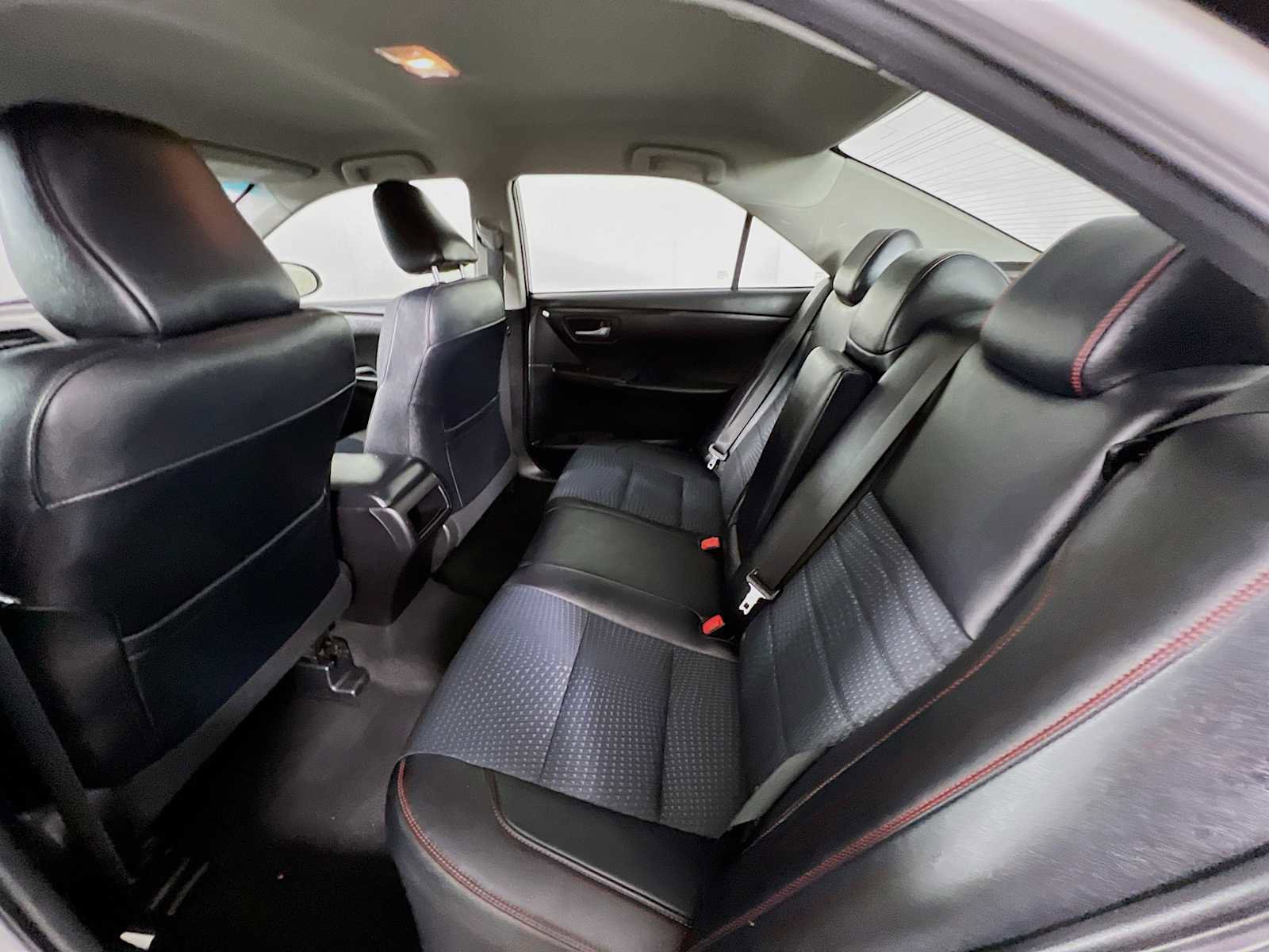 Used 2015 Toyota Camry SE image 23