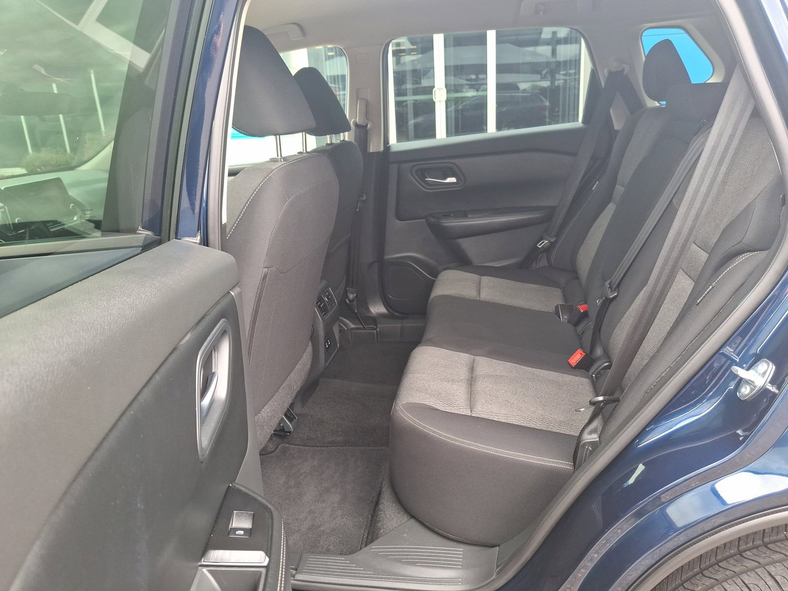 Used 2024 Nissan Rogue SV AWD/4WD image 10