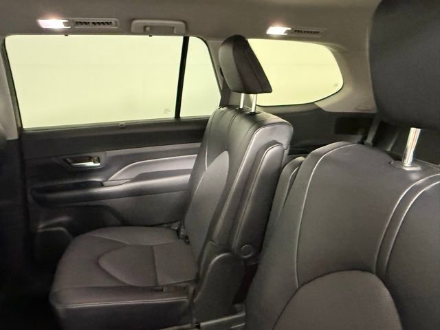 Used 2024 Toyota Grand Highlander XLE AWD/4WD image 36