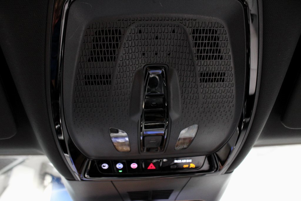 Used 2024 Cadillac Lyriq Luxury image 30