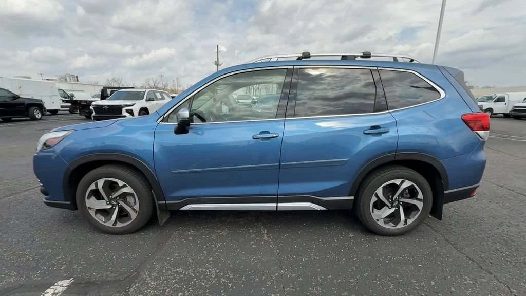 Used 2023 Subaru Forester Touring AWD/4WD image 5