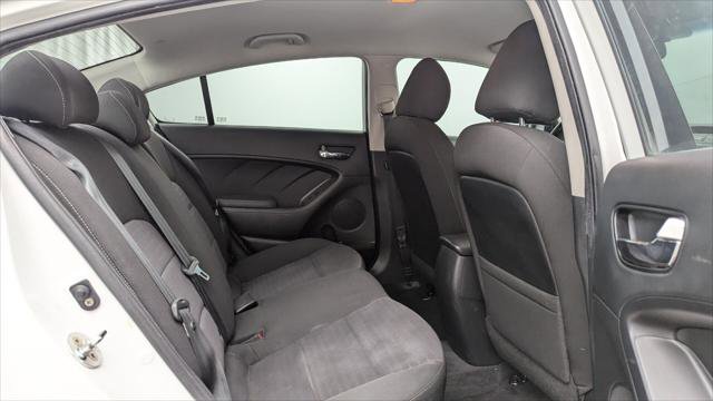Used 2018 Kia Forte S image 19