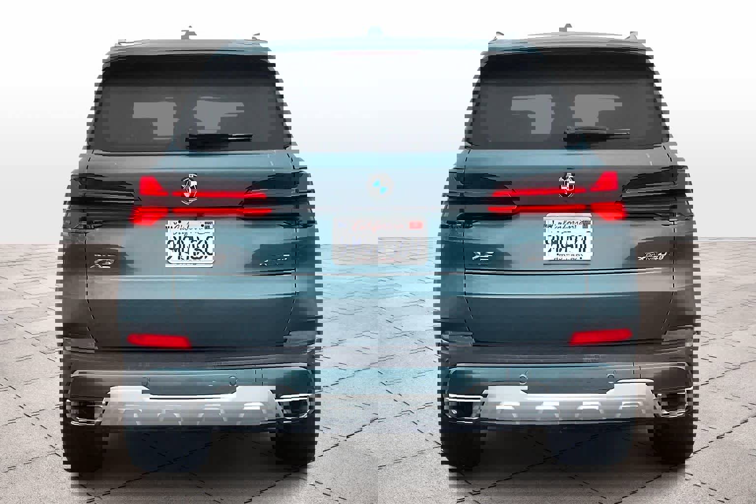 Used 2025 BMW X5 xDrive40i w/ Parking Assistance Package image 3