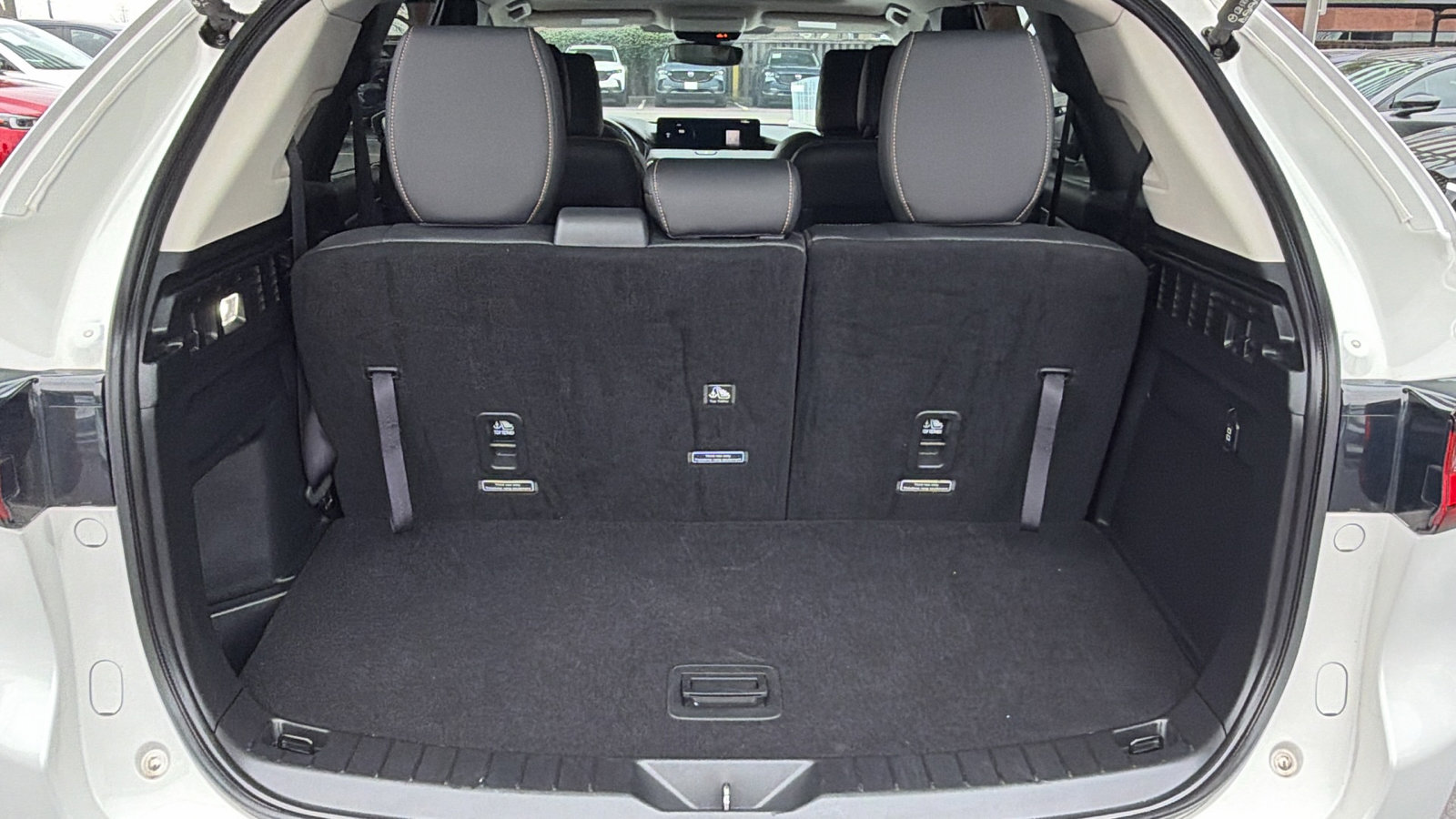 Used 2025 MAZDA CX-90 3.3 Turbo w/ Preferred Package image 32