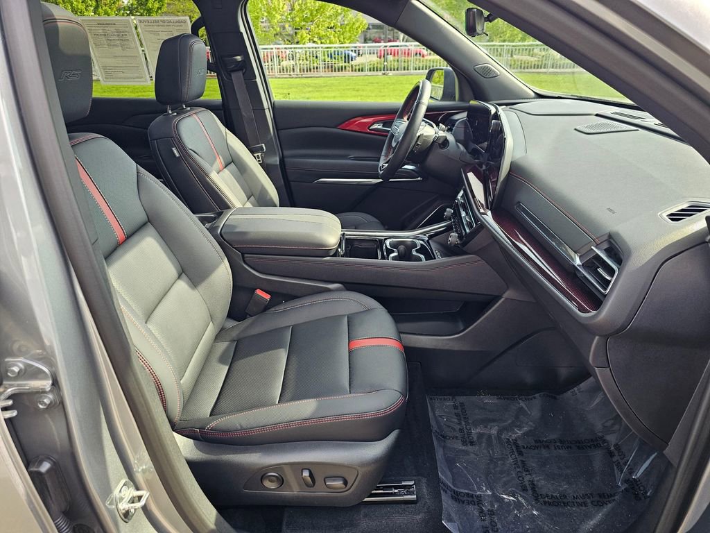 Used 2026 Chevrolet Traverse RS w/ LPO, Floor Liner Package AWD/4WD image 11